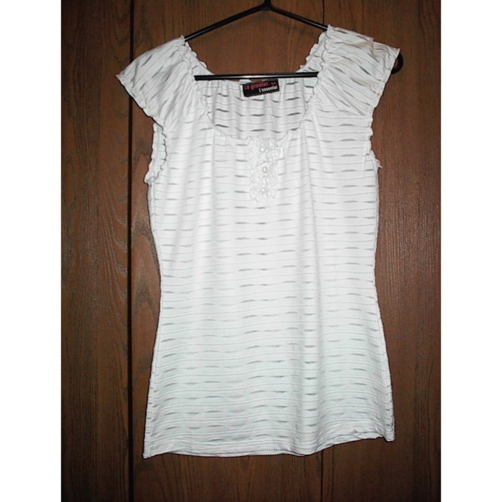 White Short Sleeve Textured Ruffle Neck Tee - Picture 1 of 2